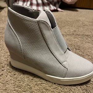 Sneaker wedges